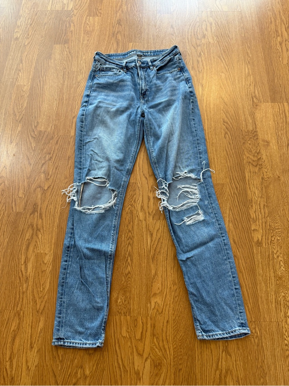 American Eagle Outfitters Women's Light Blue Ripped Straight Leg Jeans